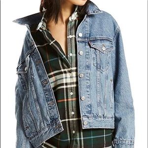 Levi’s Ex—BF oversized trucker jean jacket